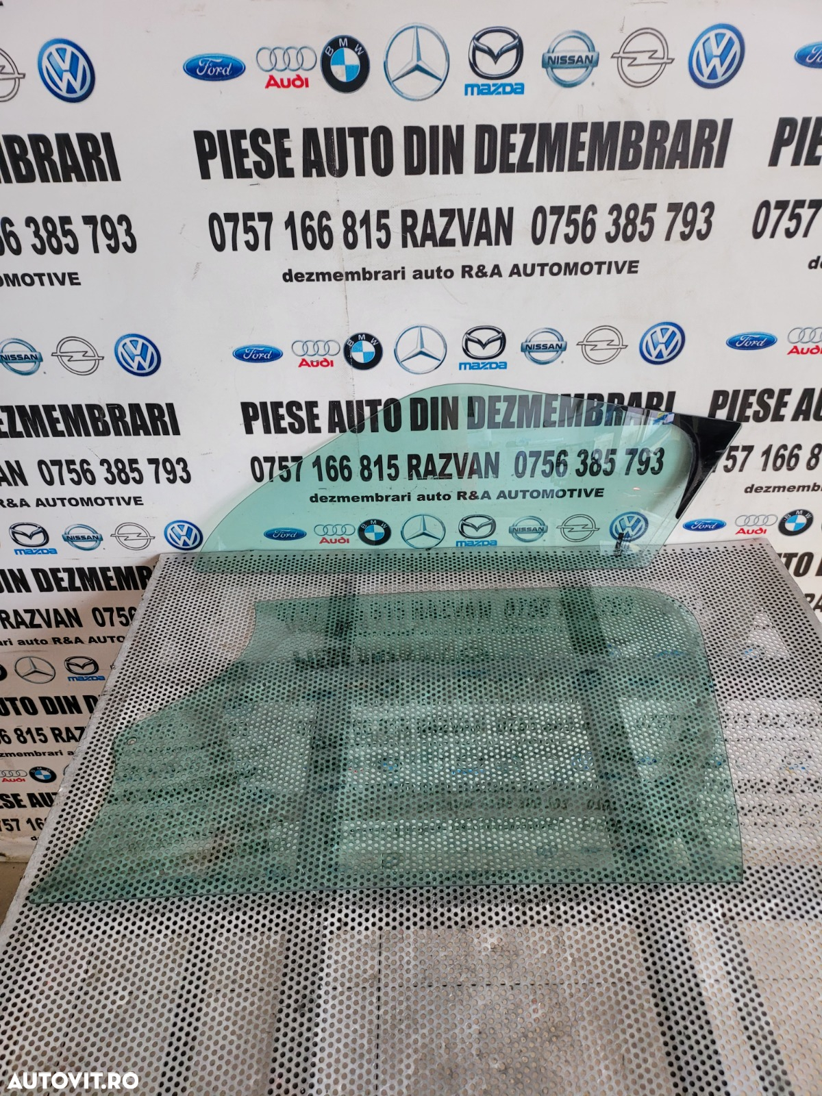 Geamuri Geam Mic/Mare Usa Dreapta Fata Renault Master An 2019-2020-2021-2022 Dezmembrez Renault Mas - 2