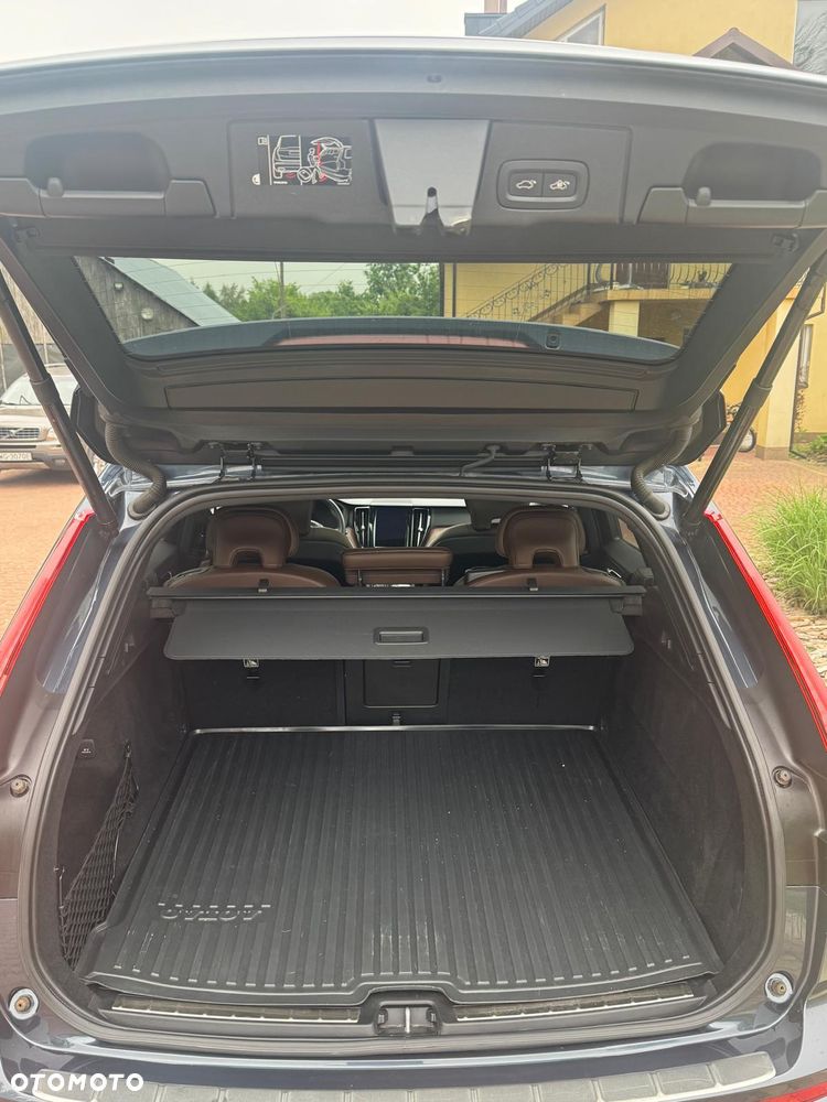 Volvo XC 60 T5 Momentum Pro - 27