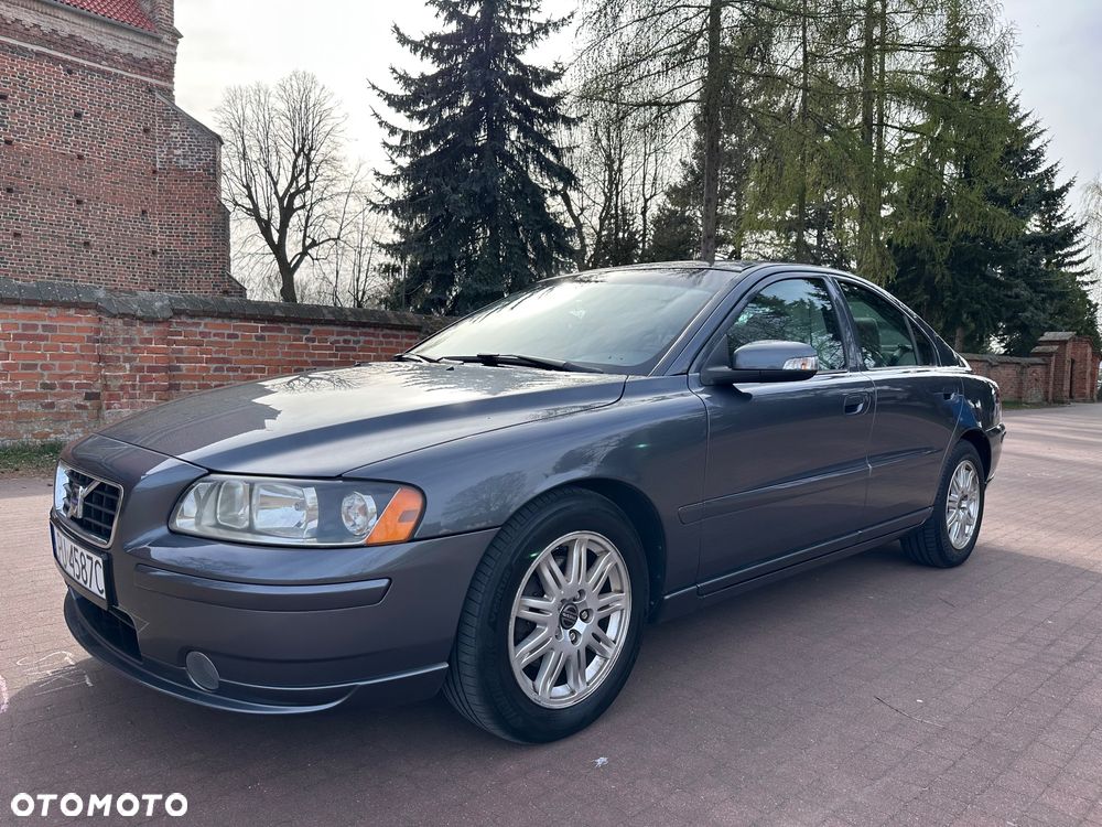 Volvo S60 2.4D Momentum - 1