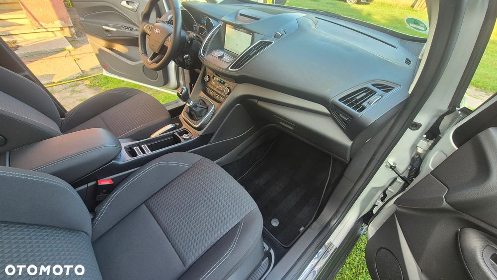 Ford Grand C-MAX - 23