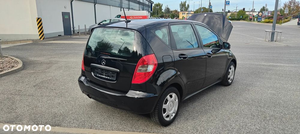 Mercedes-Benz Klasa A 160 BlueEFFICIENCY Elegance - 32