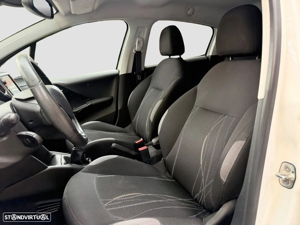 Peugeot 208 1.2 PureTech Active - 11