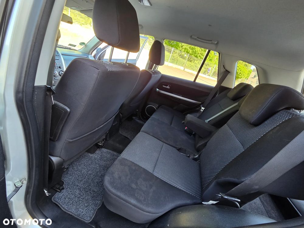 Suzuki Grand Vitara 1.9 DDiS Comfort DPF Family - 27