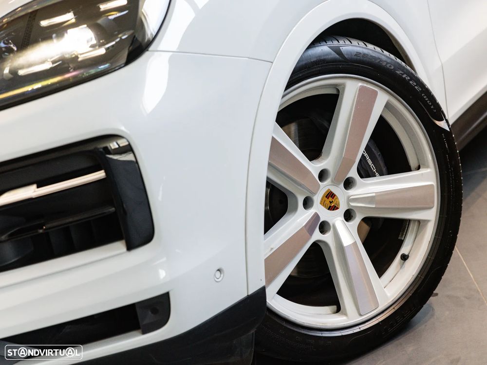 Porsche Cayenne E-Hybrid - 18
