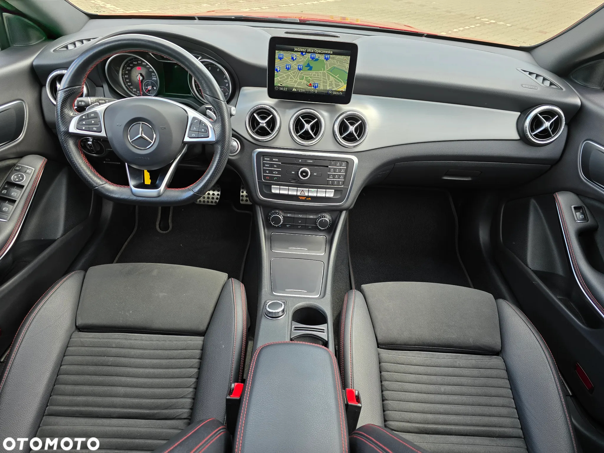 Mercedes-Benz CLA 180 7G-DCT AMG Line - 22