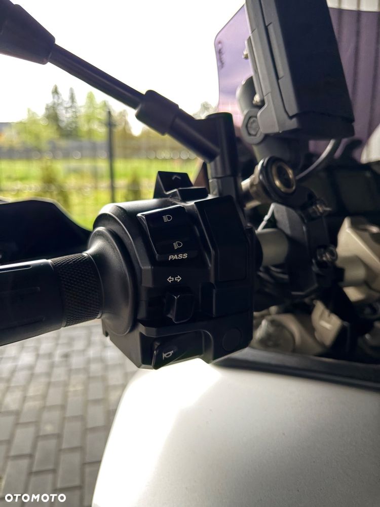 Yamaha MT - 19