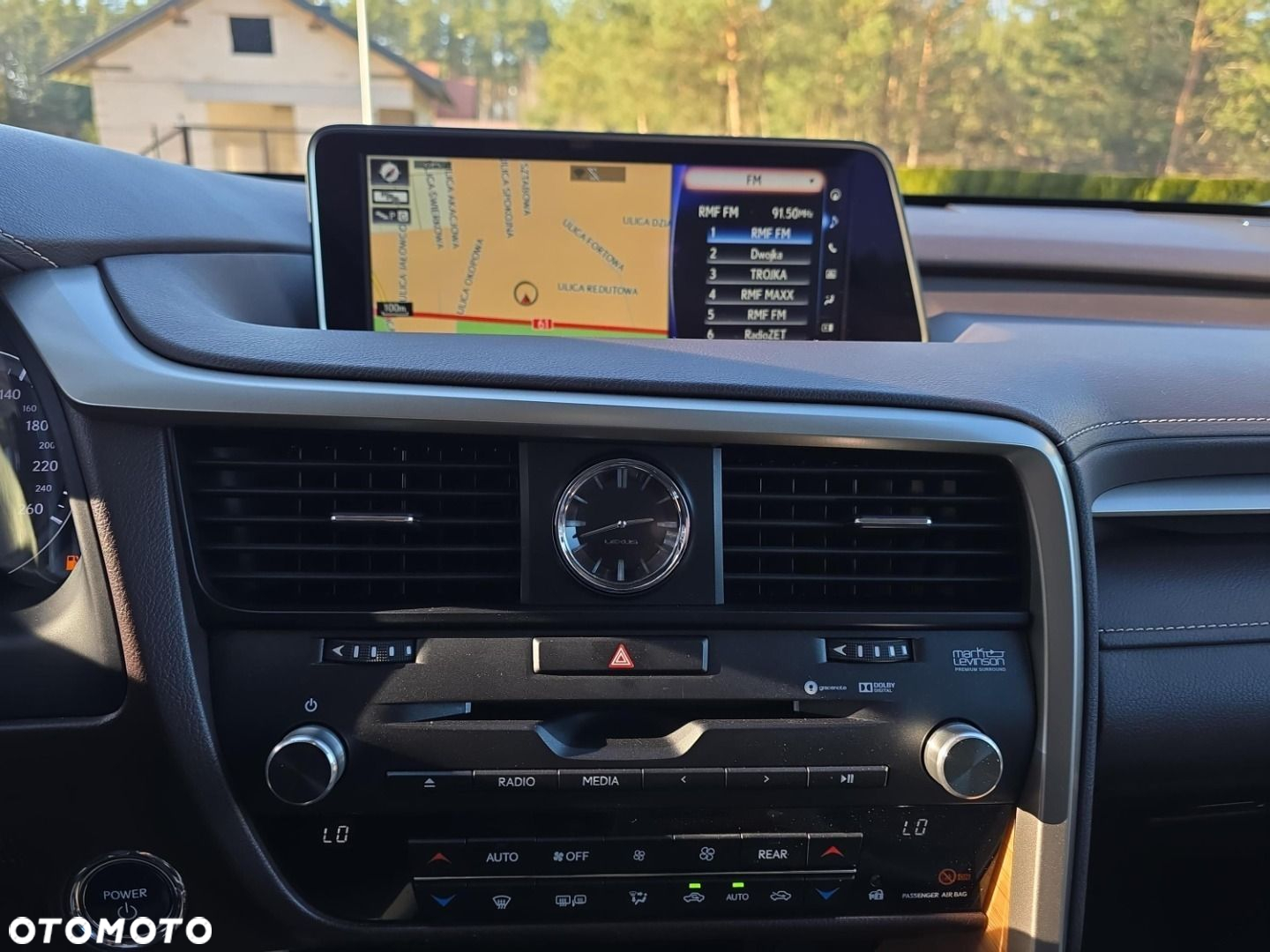 Lexus RX - 24