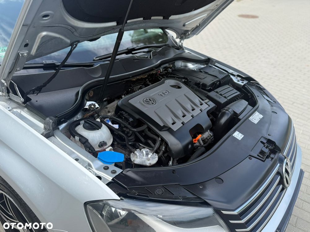 Volkswagen Passat - 33