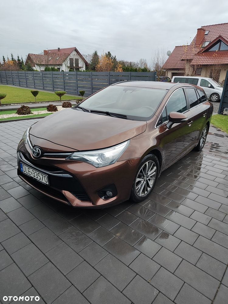 Toyota Avensis 2.0 D-4D Prestige - 2