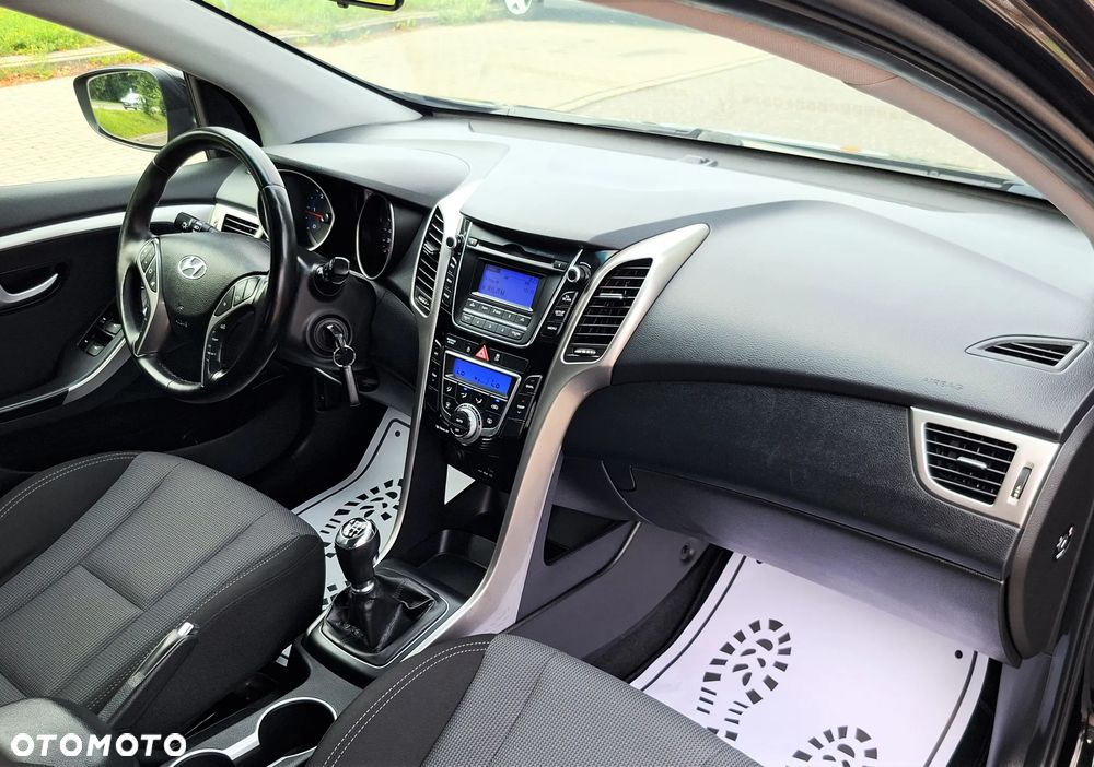 Hyundai i30 blue 1.6 CRDi Style - 26