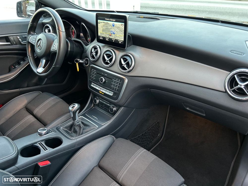 Mercedes-Benz CLA 200 - 18