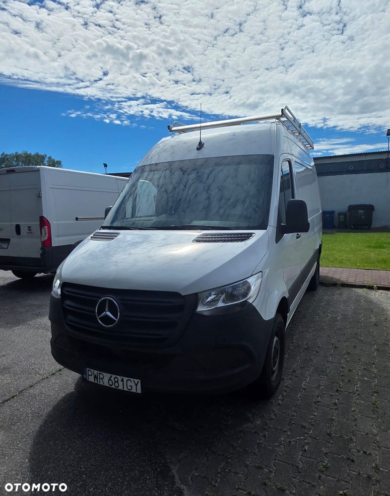 Mercedes-Benz Sprinter - 2