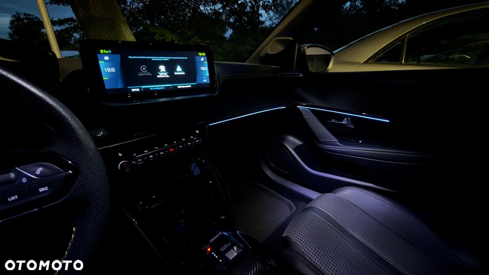 Peugeot 208 50kWh GT - 21