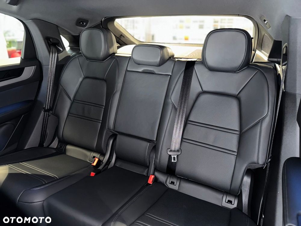 Porsche Cayenne - 30