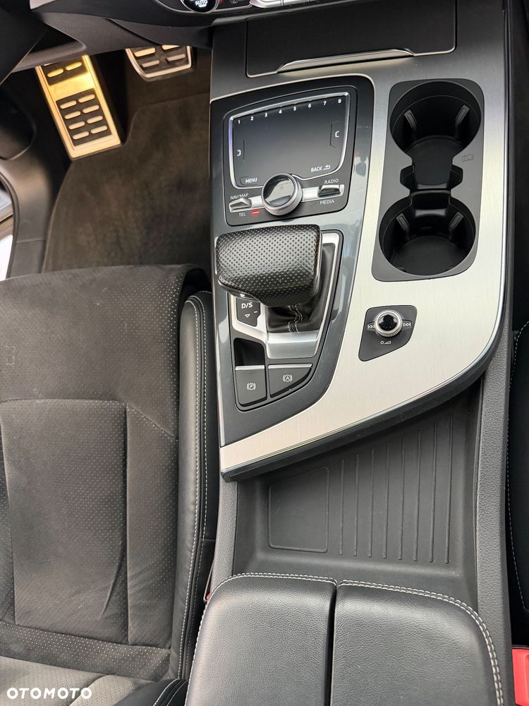 Audi Q7 - 16