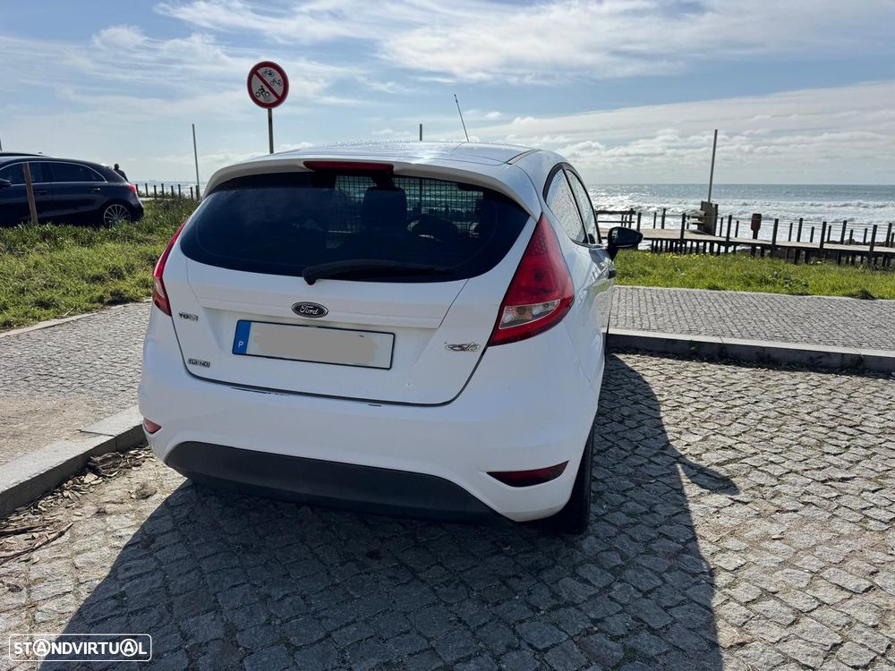 Ford Fiesta - 10