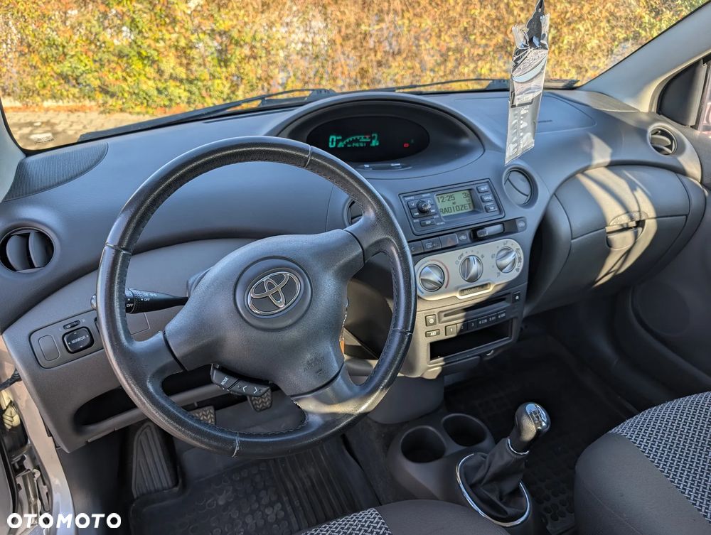 Toyota Yaris 1.3 - 15