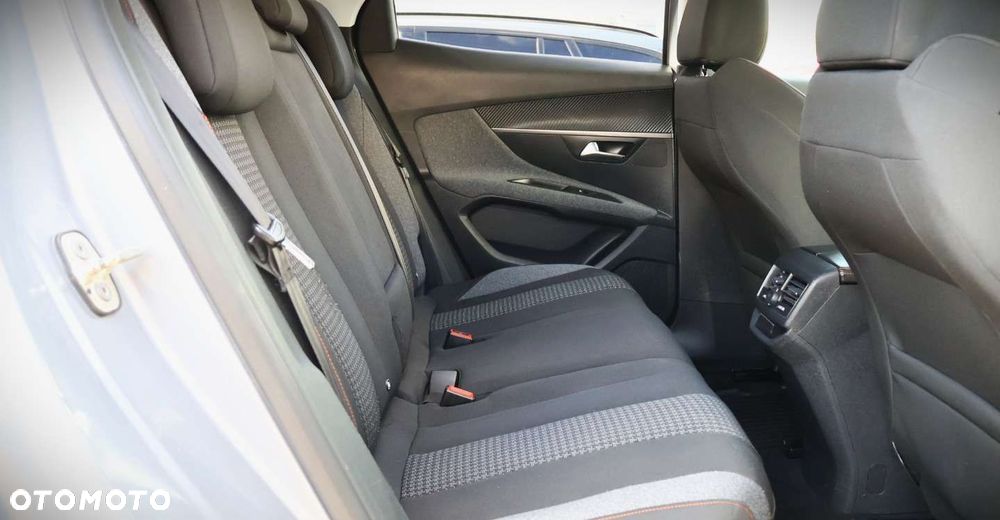 Peugeot 3008 - 18