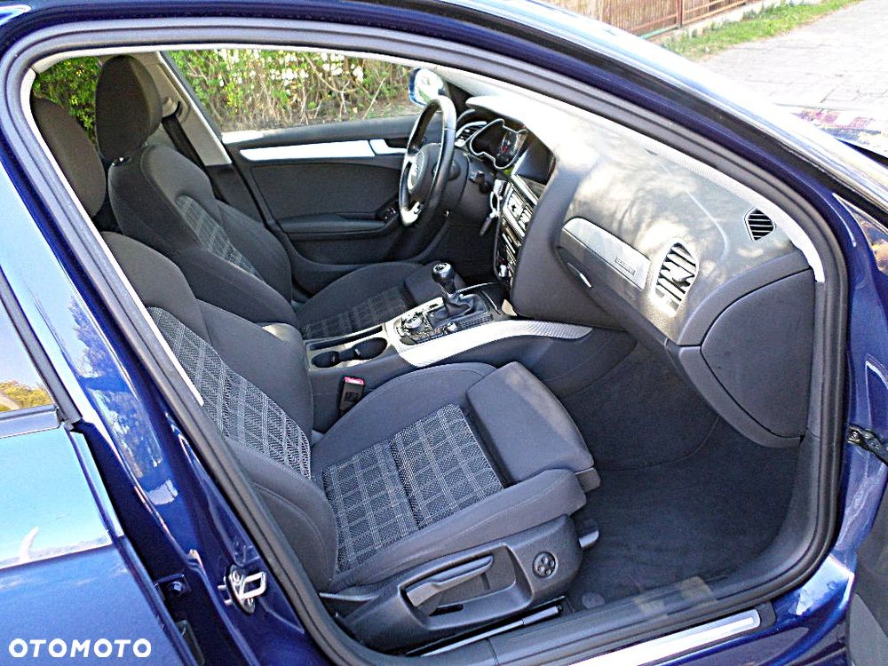 Audi A4 Avant 2.0 TDI DPF clean diesel quattro S line Sportpaket - 10