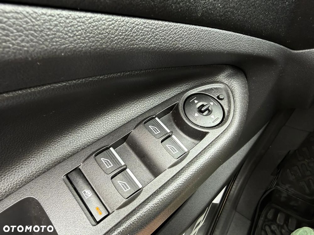 Ford Kuga 2.0 TDCi 2x4 SYNC - 30