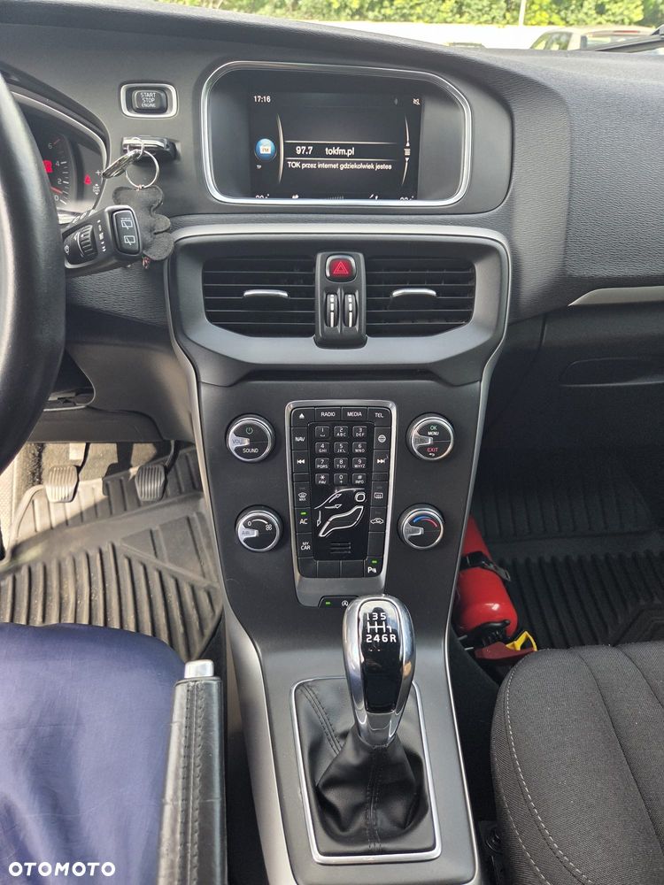 Volvo V40 D2 Momentum - 5