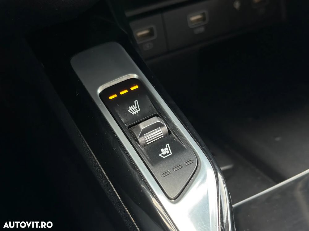 Kia Sorento 1.6 T-GDI HEV 6AT 4x4 7P Design+ - 28