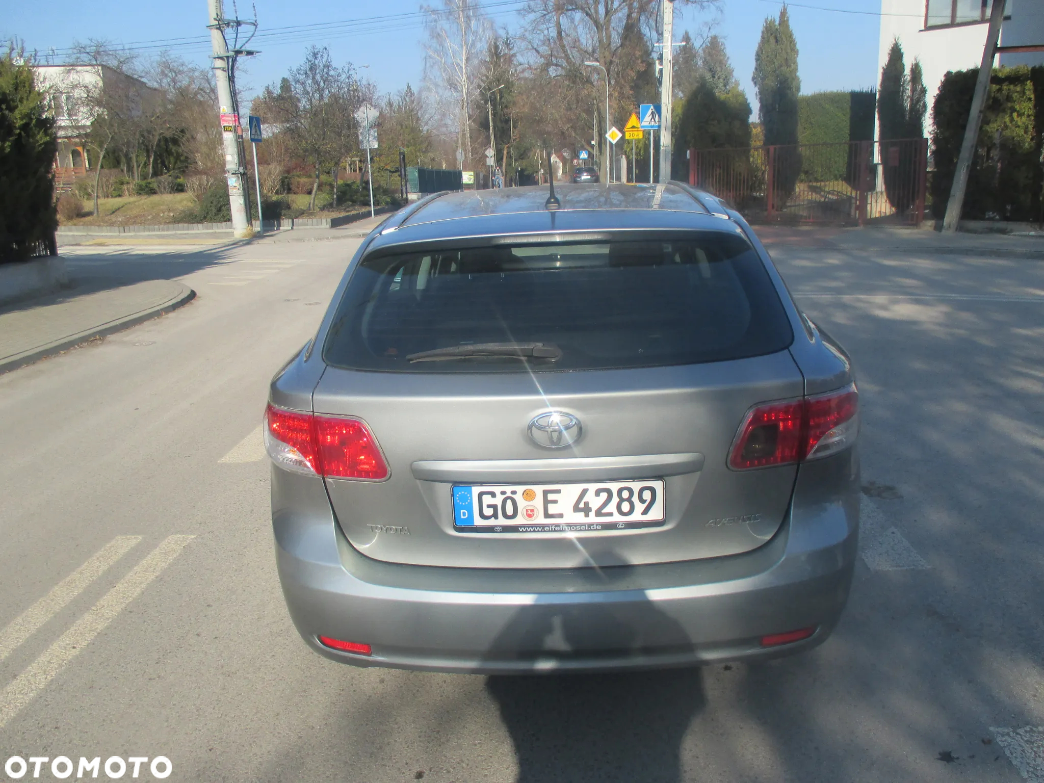 Toyota Avensis 1.6 Active - 4