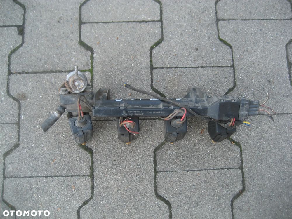 vw golf ii 1,3 benzyna listwa wtryskowa 030133321e - 1
