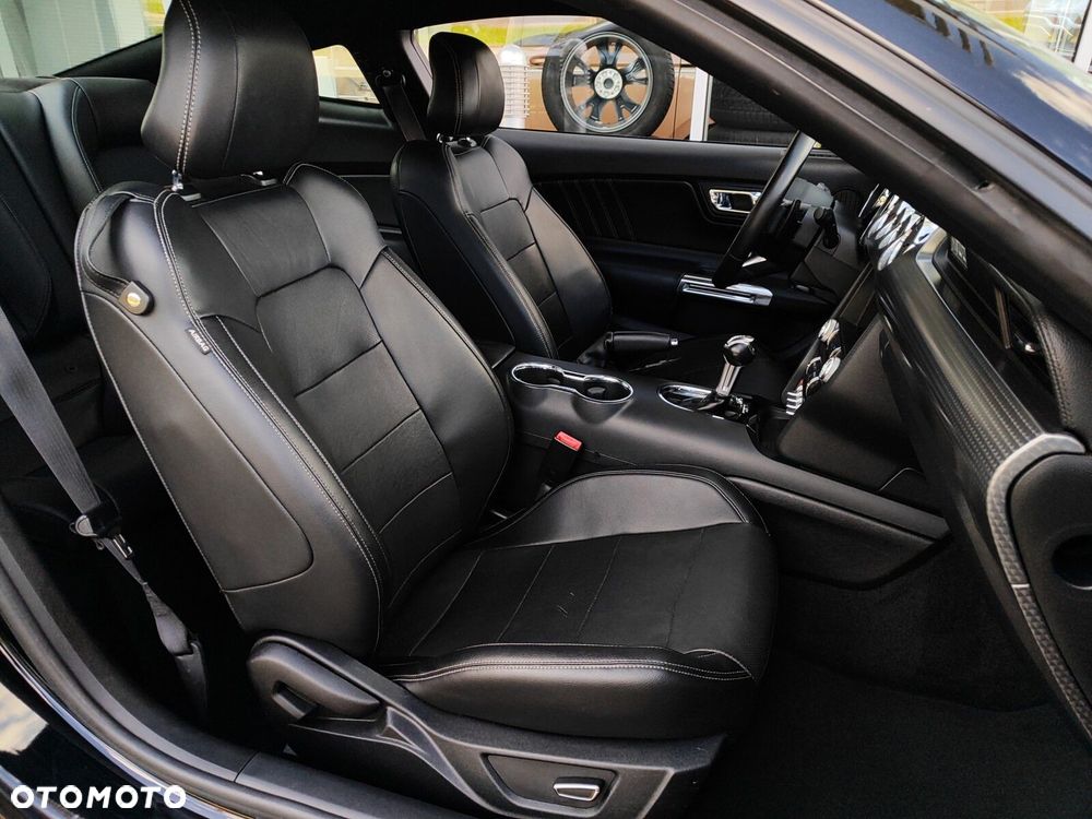 Ford Mustang - 12
