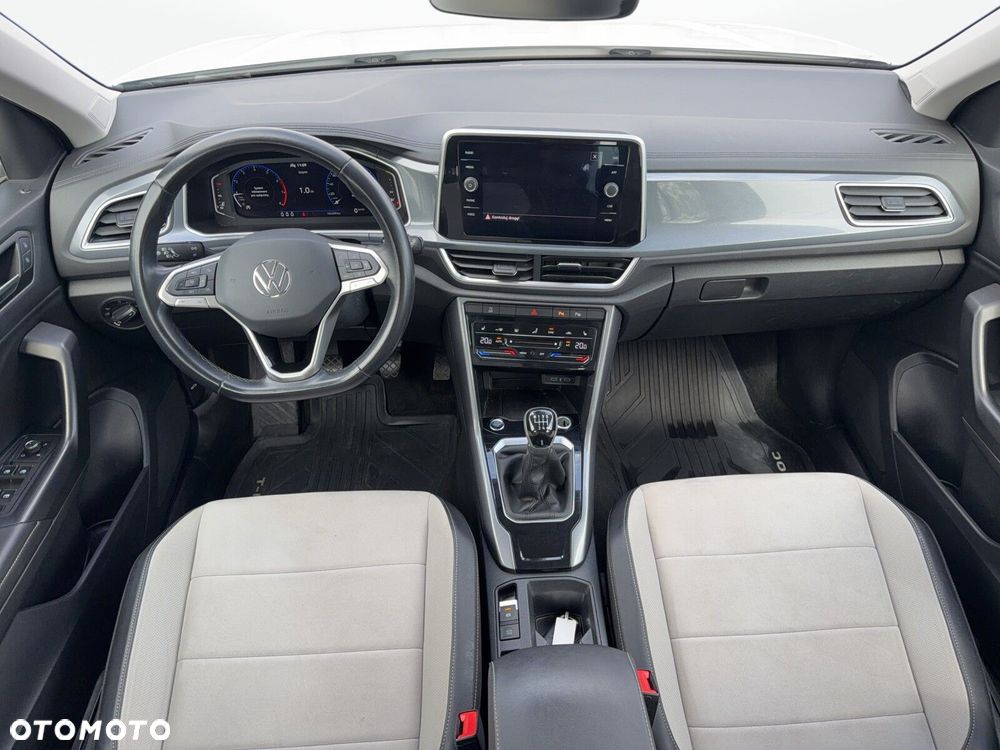 Volkswagen T-Roc - 21