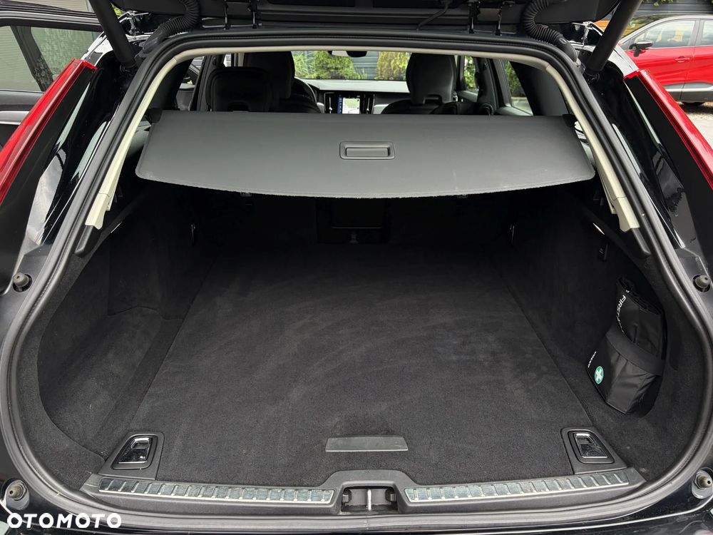 Volvo V90 D4 Geartronic Momentum Pro - 35