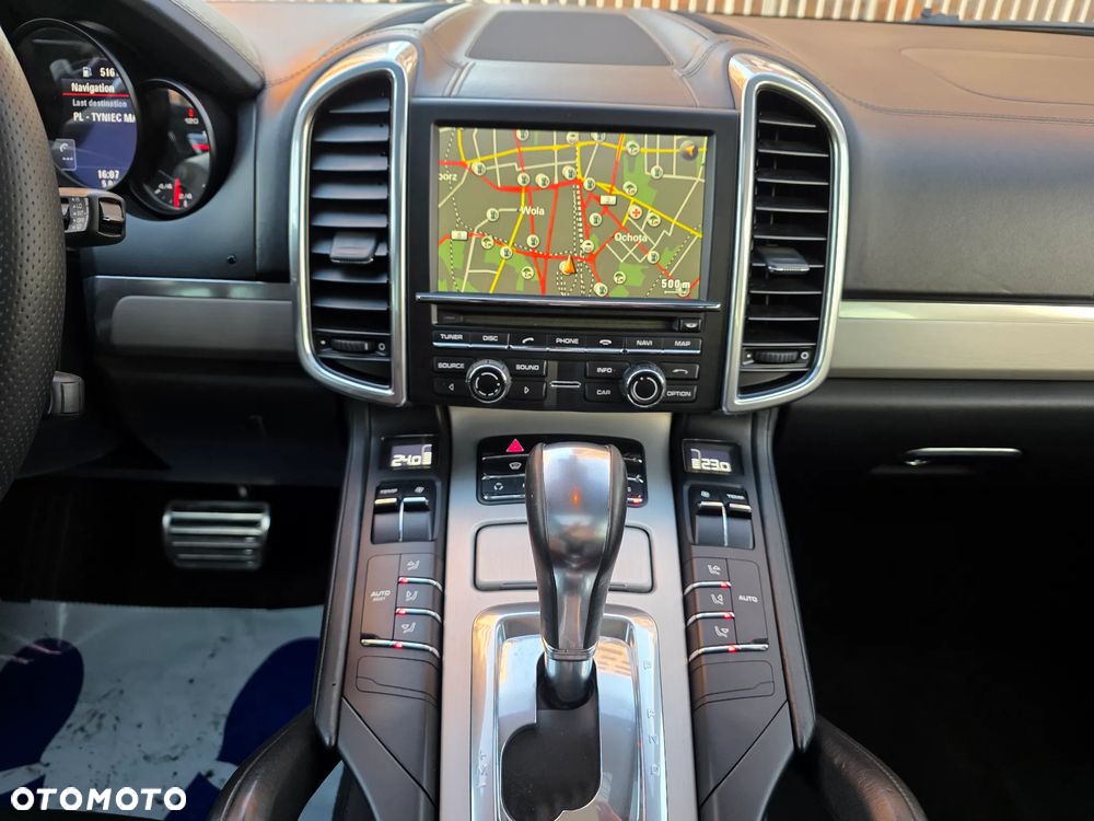 Porsche Cayenne - 11