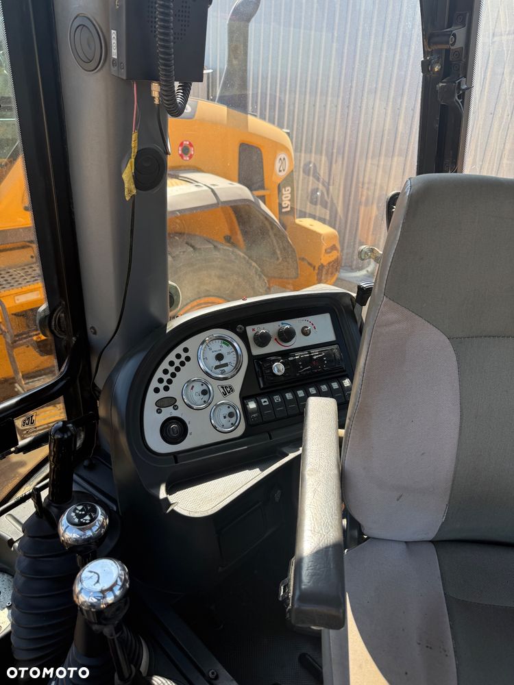 JCB 4CX - 13