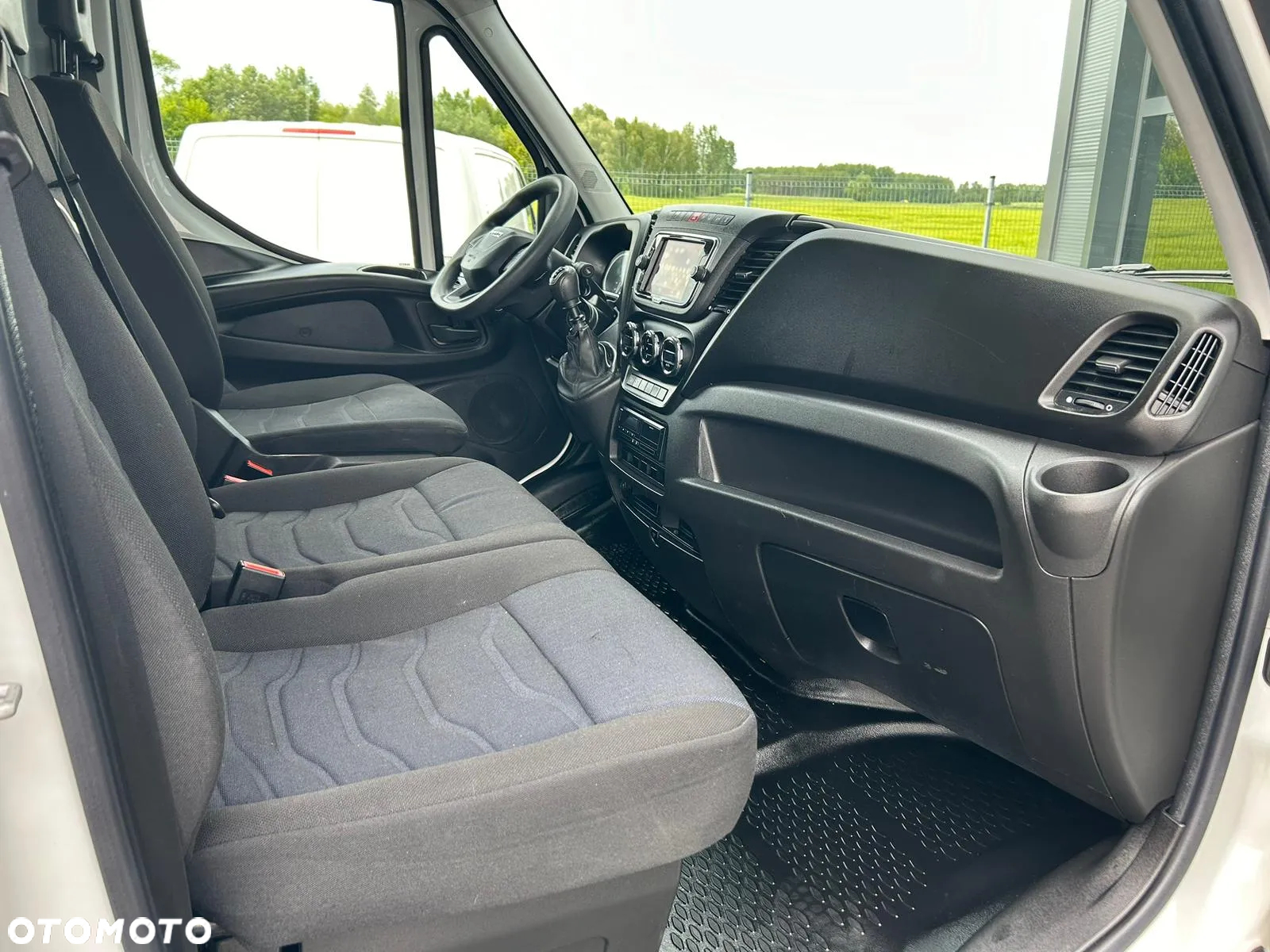 Iveco Daily 50C18 35C18 3.0 HPI Skrzynia 6,2m **KLIMA**NAVI**NA BLIŹNIAKACH**Wzmocniony**Niski przebieg** - 12