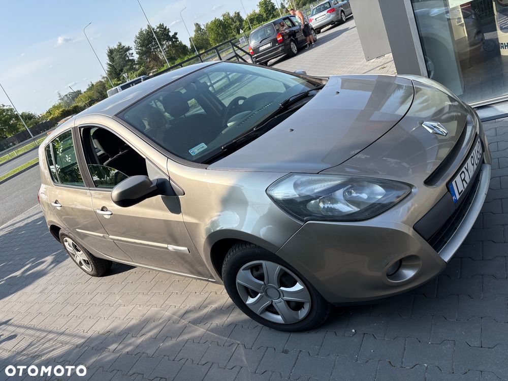 Renault Clio - 2