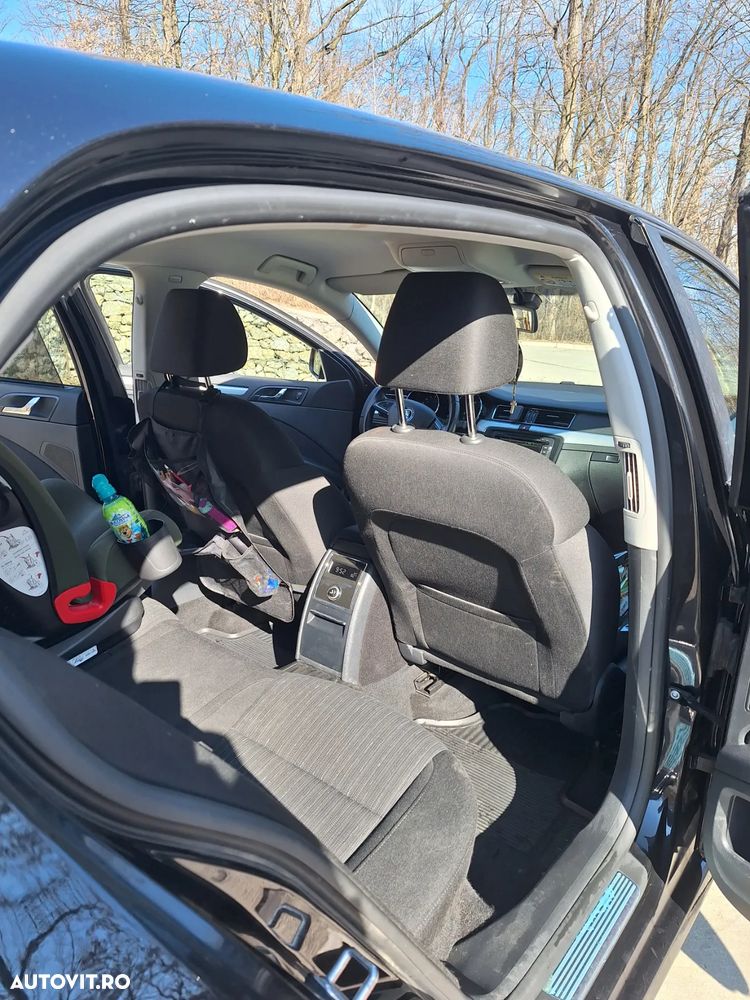 Skoda Superb 2.0 TDI 4X4 Elegance - 9