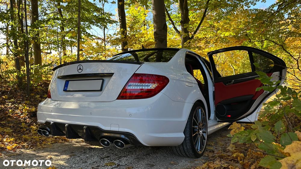 Mercedes-Benz Klasa C 63 AMG AMG SPEEDSHIFT MCT AMG Performance Package - 8