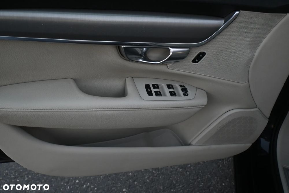 Volvo S90 D4 Inscription - 32