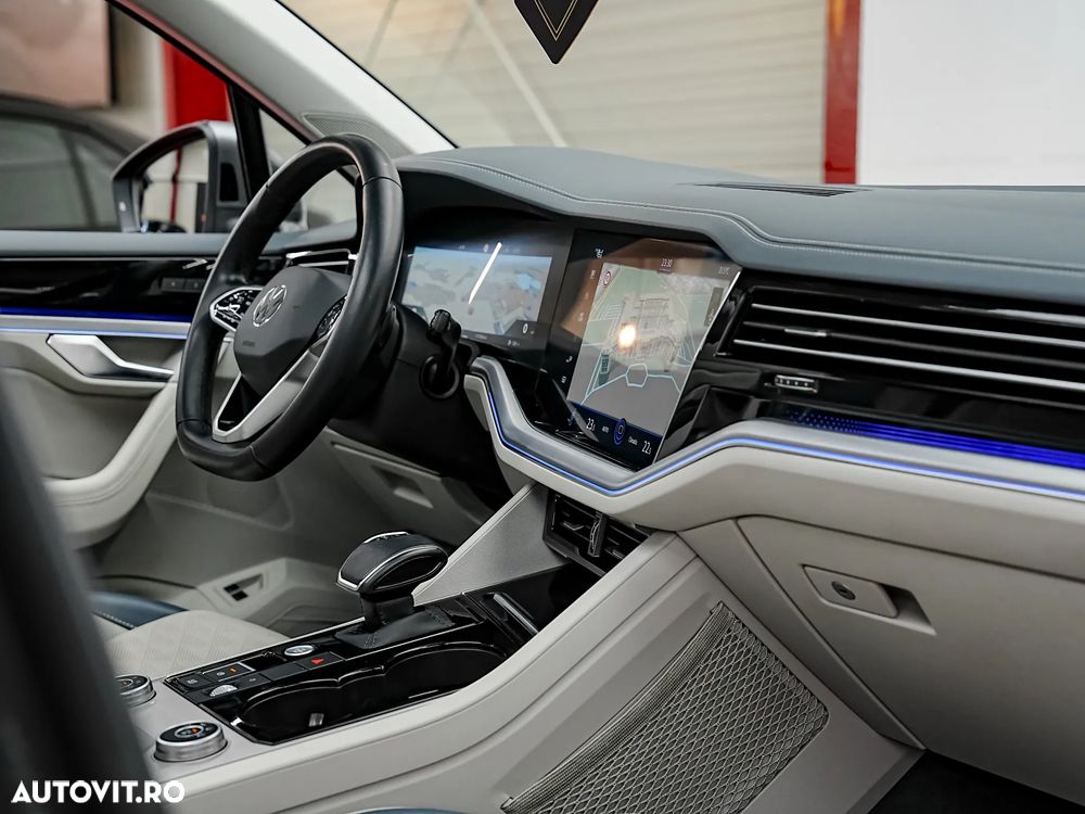 Volkswagen Touareg 3.0 V6 e-Hybrid 4Motion Aut. Elegance - 27