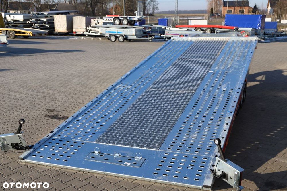 TEMARED /MARTZ CARKEEPER 5820/3 3,5T 580x207cm, Uchylna hydraulicznie , Wypełnienie blachą alu, 3 osie, DMC 3500kg ,koła 10C - 20