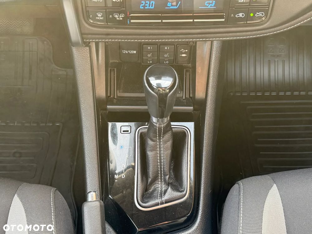 Toyota Auris 1.6 Valvematic Multidrive S Executive - 16