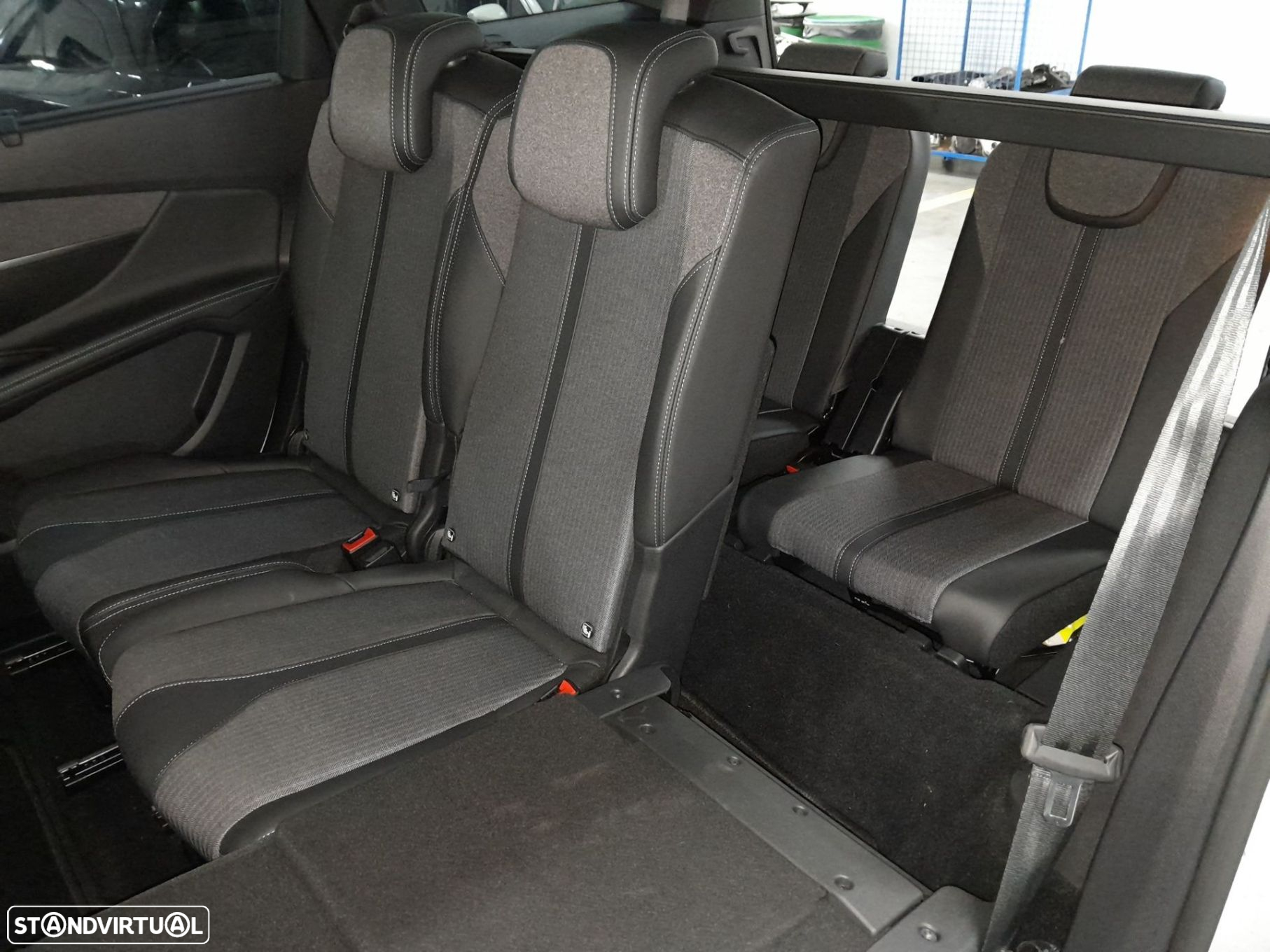 Peugeot 5008 1.2 PureTech Allure EAT8 - 12