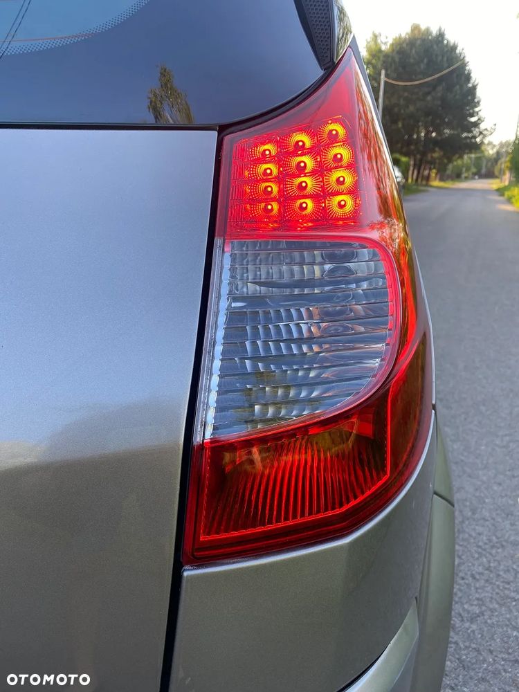 Renault Scenic - 10