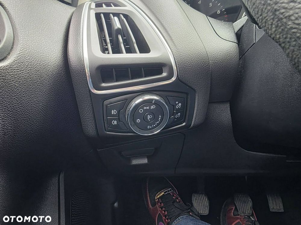 Ford Focus 1.0 EcoBoost STart-Stopp-System ACTIVE - 11