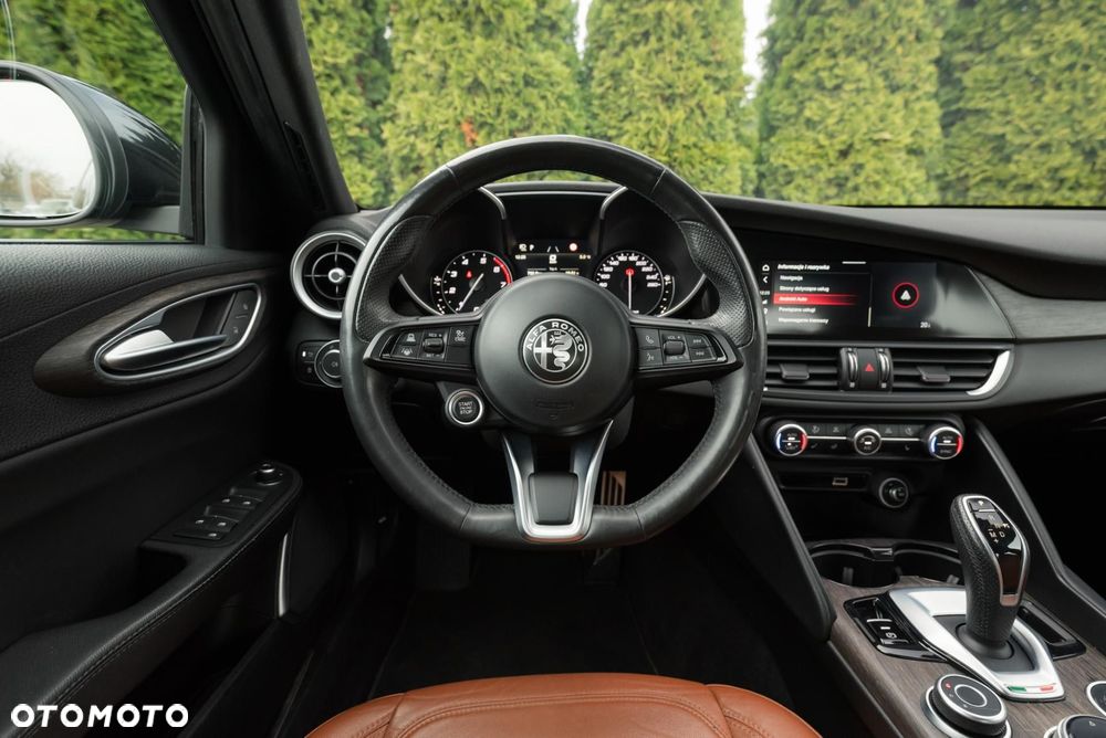 Alfa Romeo Giulia - 11