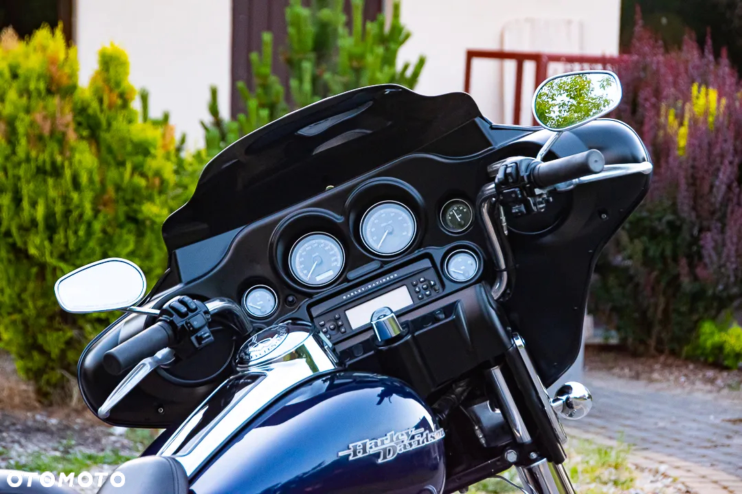 Harley-Davidson FLH Electra Glide - 21