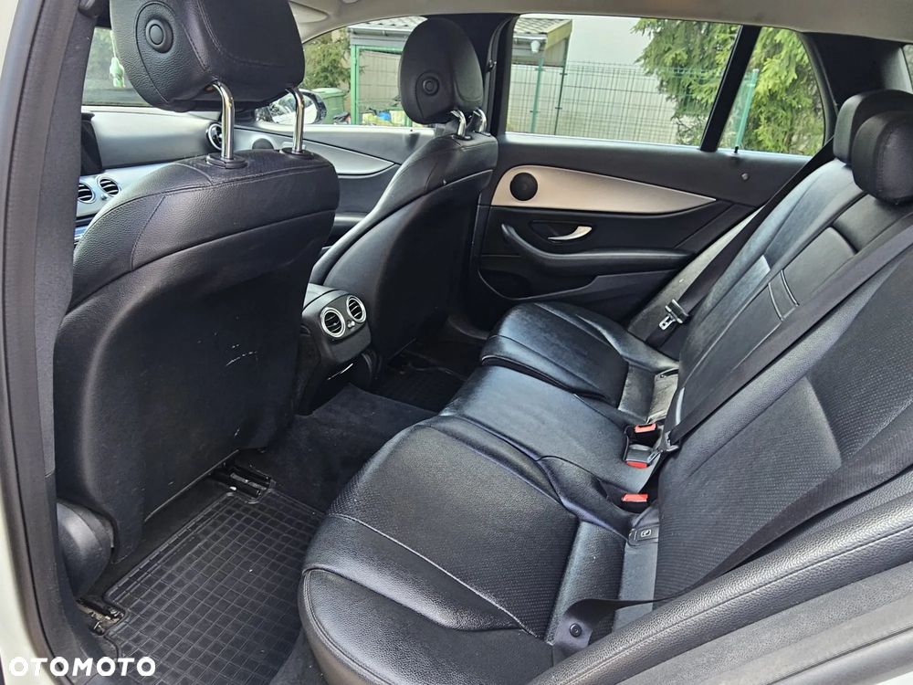 Mercedes-Benz Klasa E 200 d 9G-TRONIC - 9