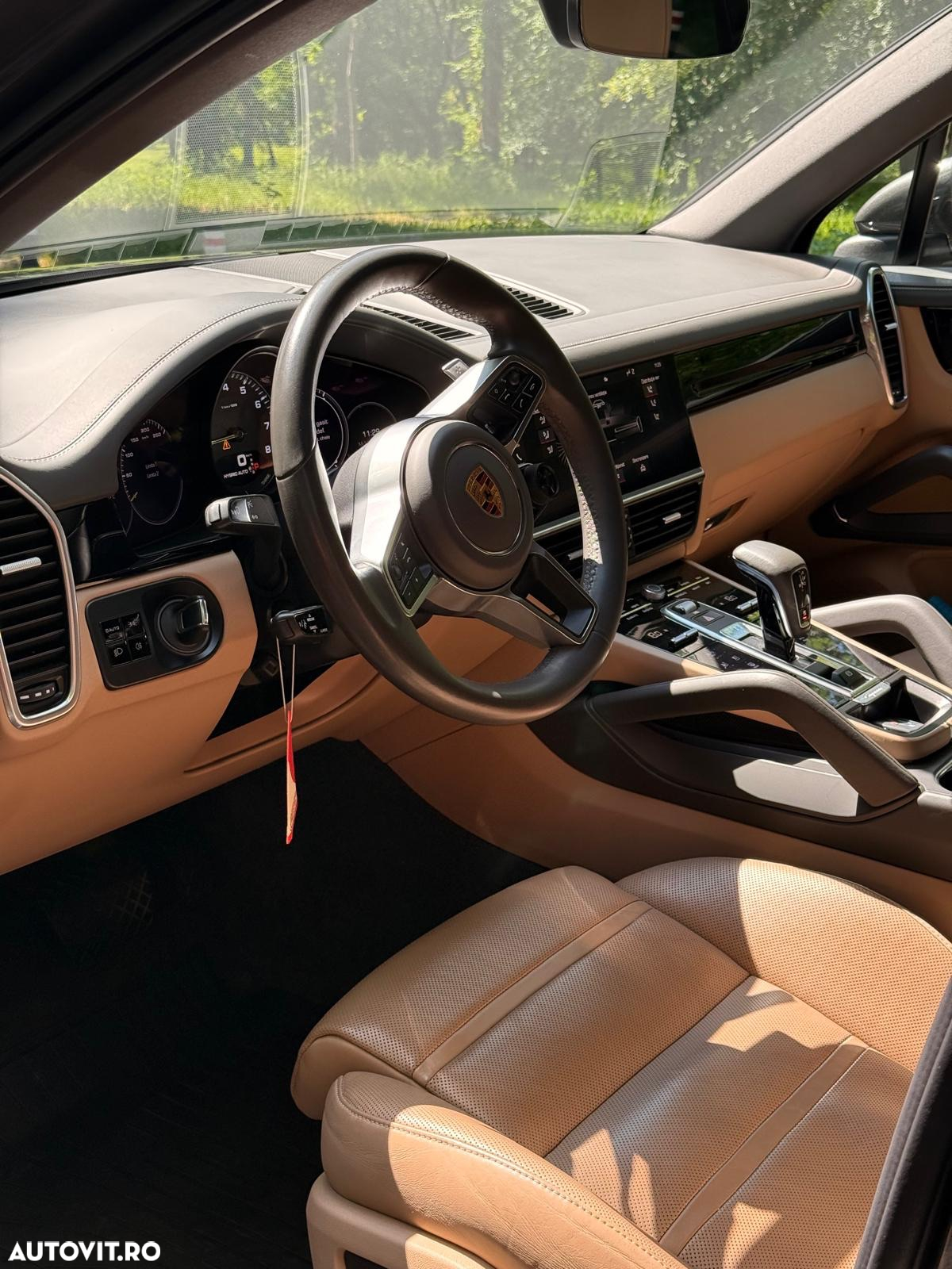 Porsche Cayenne Standard - 8