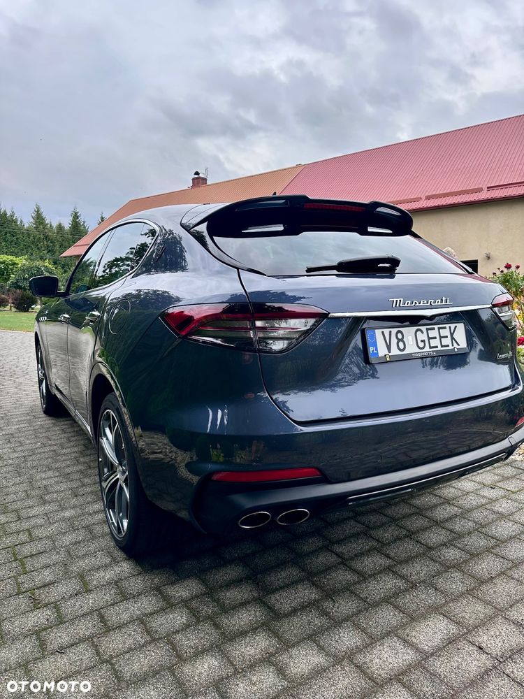 Maserati Levante GTS Q4 - 4