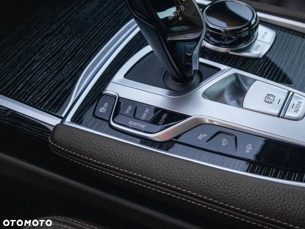BMW Seria 7 730d xDrive mHEV sport - 29